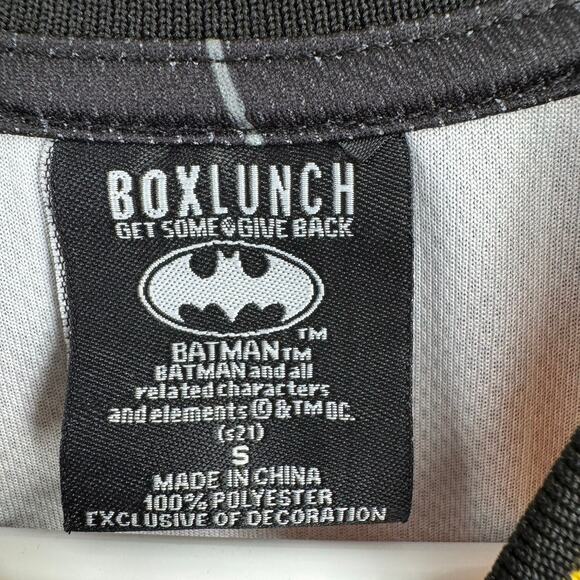 Box Lunch DC Batman Bruce Wayne #1 Jersey Adult Small Black Yellow - Picture 6 of 9